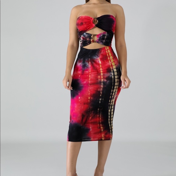 Dresses & Skirts - Ringlet strapless dress